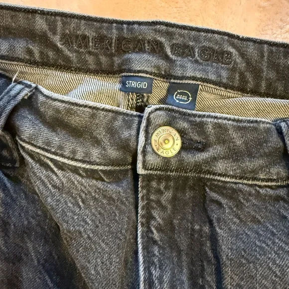 American Eagle Strigid High-Waisted Mom Jean - Picture 3 of 4